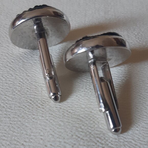 Vintage Cuff Links Round Silvertone With Black Background, Raised Silver Detail - Picture 4 of 7